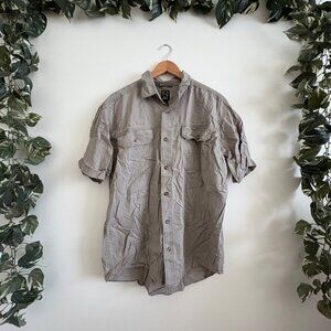 Noble Outfitters Front Button Classic Fit Short Sleeve Shirt Tan Men’s Size L